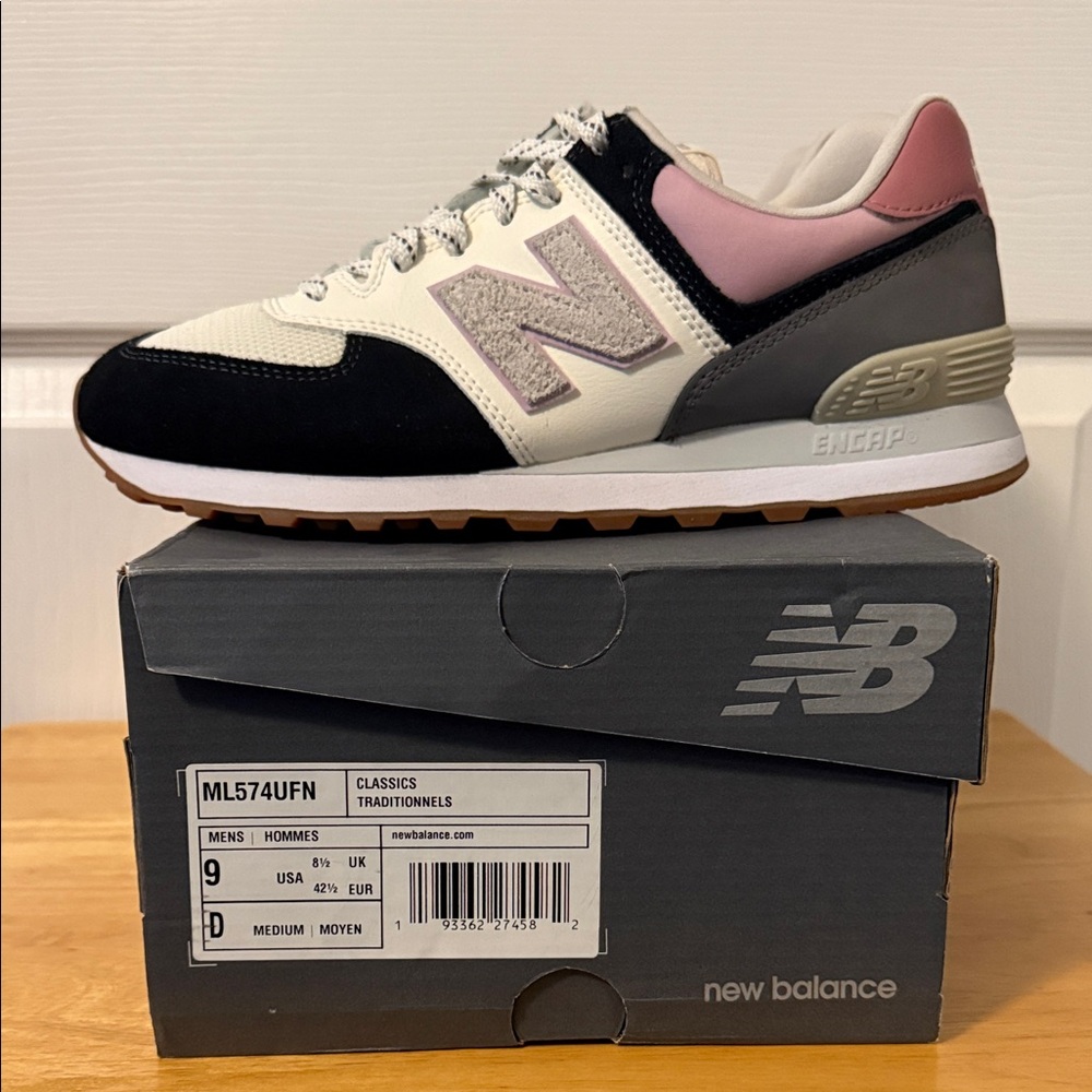 New Balance 574 Men’s Sneakers - Gently Worn/Smoke & Pet Free